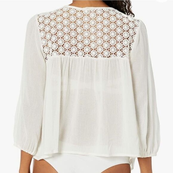 Francesca's blue rain crochet blouse - Picture 9 of 10